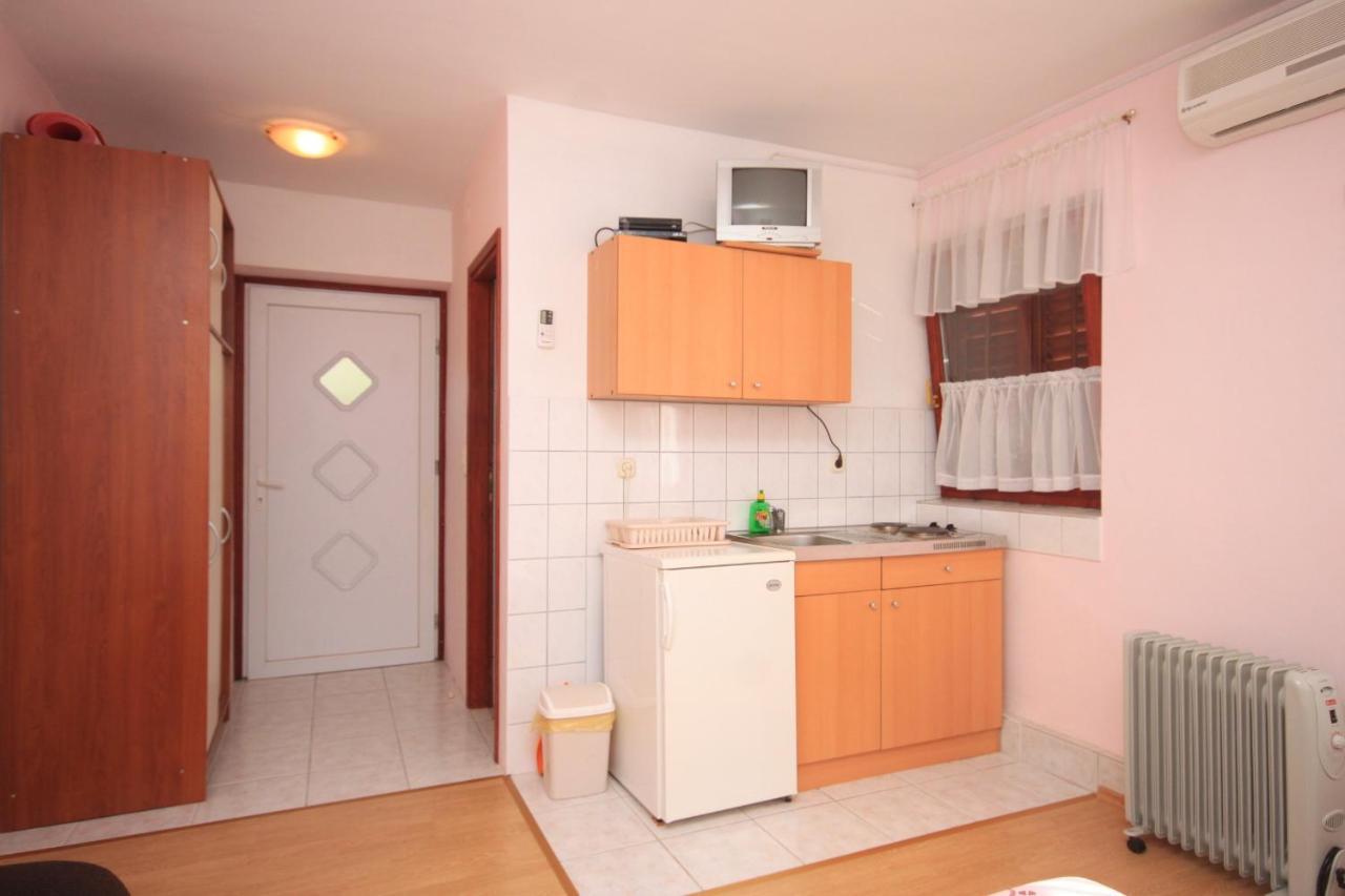 Apartments By The Sea Kali, Ugljan - 8202 Εξωτερικό φωτογραφία